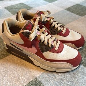 Nike Air Max Men’s 9 Women’s 11 Pink Red Brown